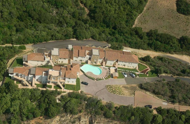 Elegantes Ferienhaus in Baja Sardinia (Arzachena) mit Pool