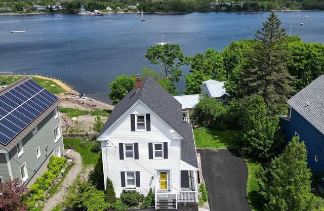 Eleanor's Cove - Apartment on Bayview St