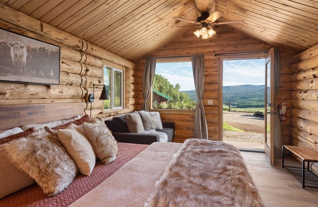 Electric Mountain Lodge: Remodeled/Views/Restaurant/Bar/Events/Snowmobiles | 4