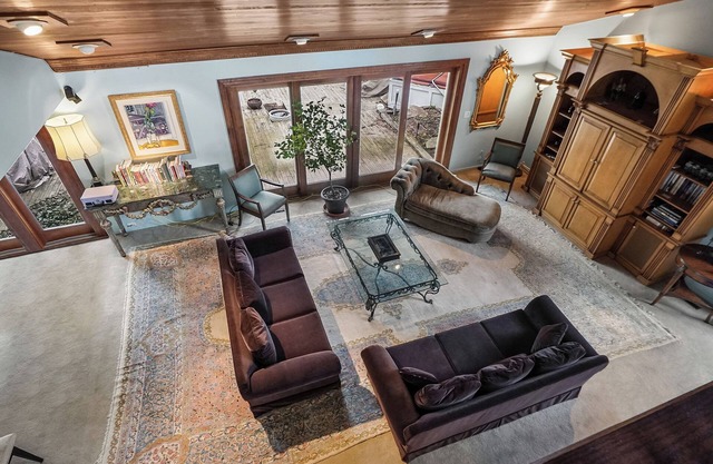 Elegantes Haus mit Zugang zum Pine Lake (West Bloomfield, Michigan, USA)
