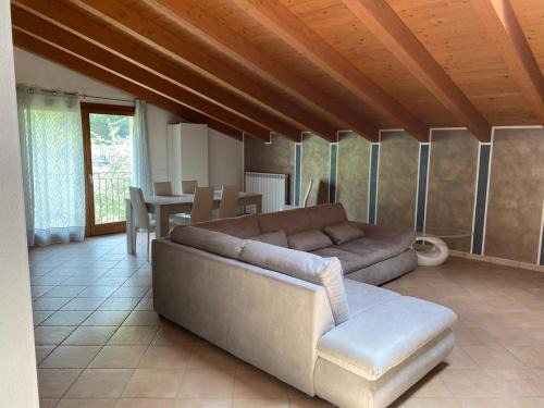 Elegance Mountain Attic with sauna Edolo Ponte di Legno