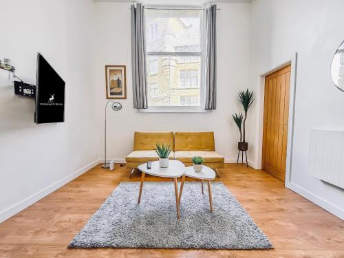 Elegant 1 bed flat, Sleeps 4, Free parking, Pet friendly, Pudsey, Leeds