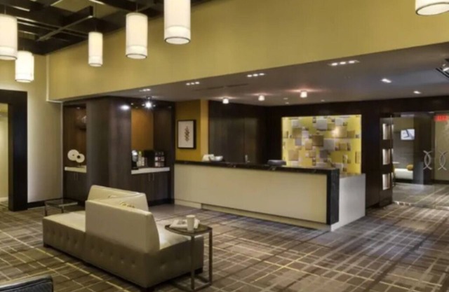Elegant 1-Bedroom Residence in Arlington with Premium Amenities
