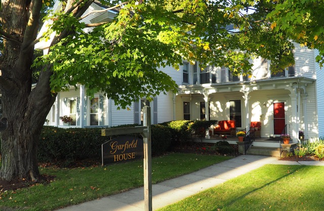Elegantes, neu renoviertes 1BR-Ferienhaus aus dem 19. Jahrhundert in New England