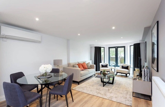 Elegant 2BD Apartment in Earls Court