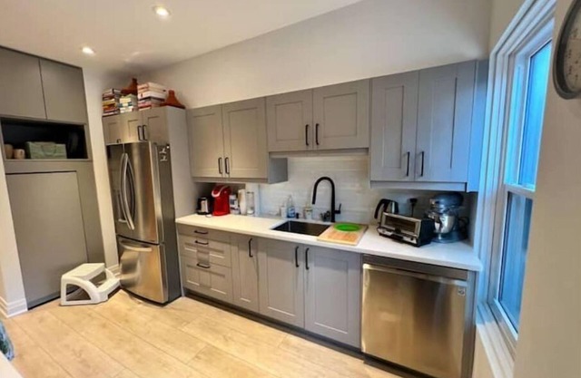 Elegant 3-bed, 3 bath private Leslieville home