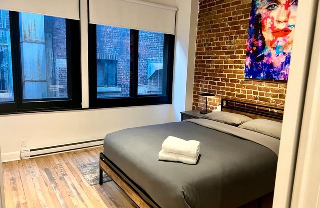 Elegant 3 Bedroom apartment in old port - 201