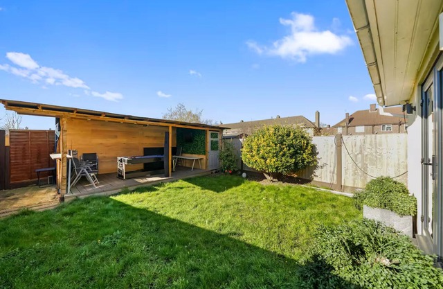 Elegant 3Bed Family Home in Chadwell Heath | Pass the Keys