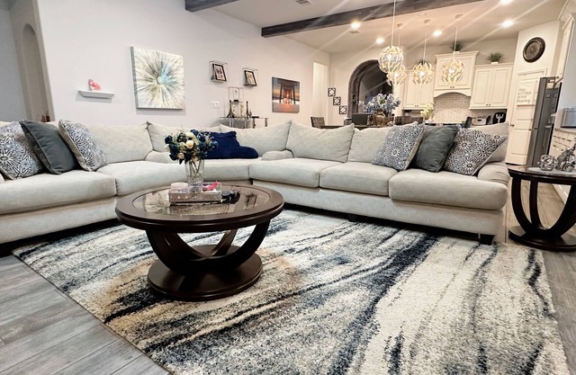 BOEVILLA ELEGANT 4-BEDROOM OASIS with AC, WiFi, fitness room