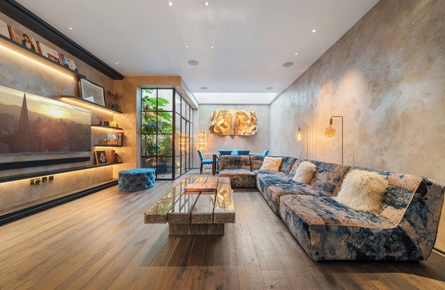 Elegant 4-BR House with garden