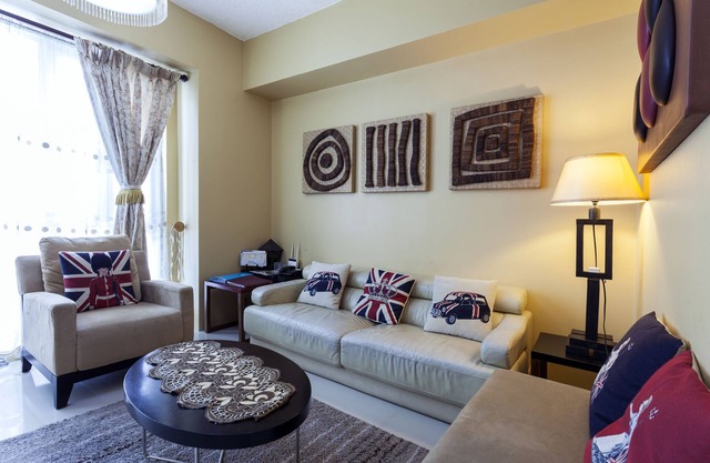 Elegante 56 qm - 1 Schlafzimmer Wohnung mit Balkon @ Greenbelt Makati