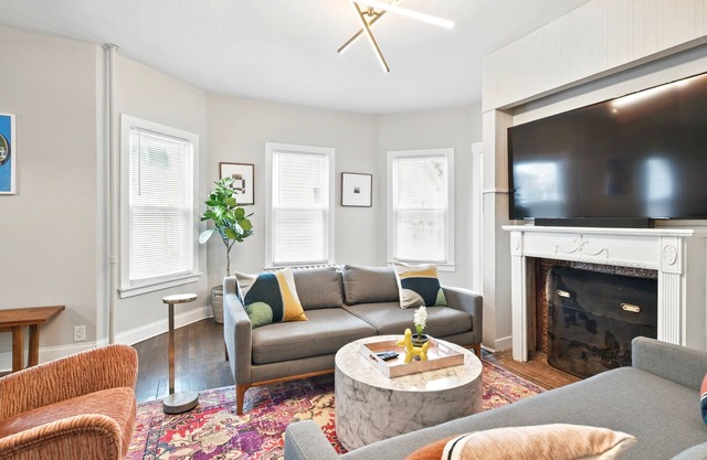 Elegant 7Bed 2.5Bath Victorian Home