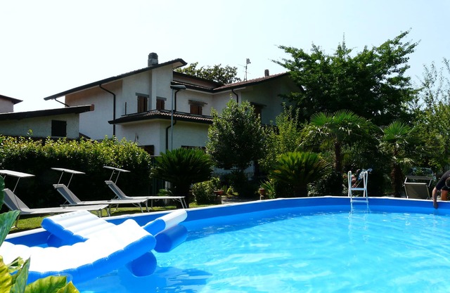 Elegante Villa in Versilia,privater Pool,Meersnähe,grosser Garten,bis 10 Pers