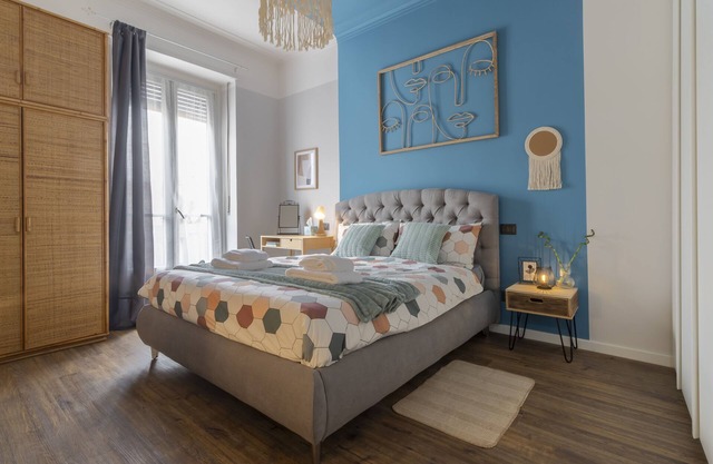 Elegant and functional suite convenient to the city center accessorized with everything