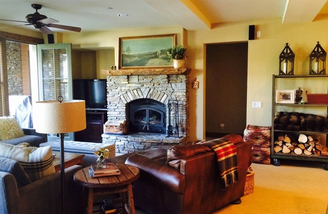 Elegantes und luxuriöses offenes Wohnen in den Lodges in Snowcreek