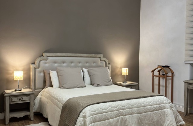 Elegant apartment in the historic center 2 min from the famous Piazza Cavour
