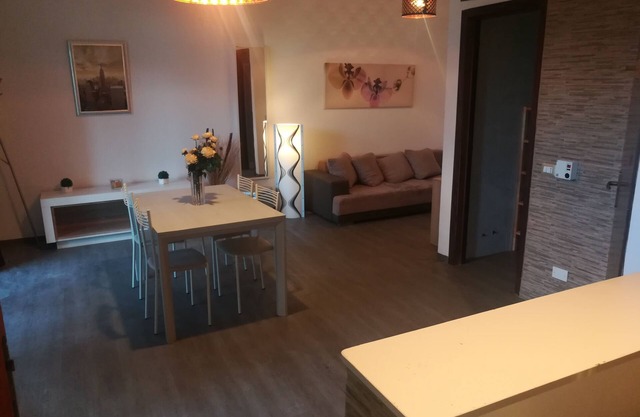 Elegante Wohnung mit separatem Eingang und Parkplatz jederzeit verfügbar