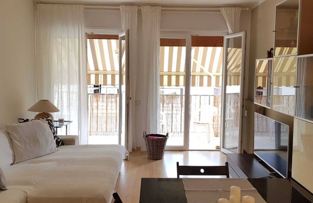 Elegant apartment with balcony in a quiet and well served residential area