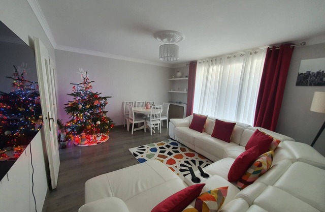 Elegant Appartement meublé de 3 chambres sur 81 m² Champigny-Sur-Marne.
