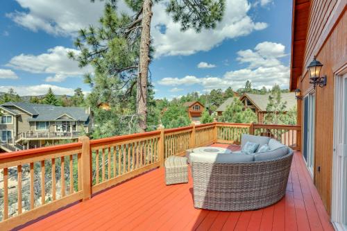 Elegant Big Bear Cabin Half Mi to Big Bear Lake!