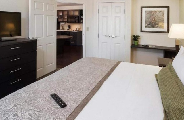 Elegant & Big Room! Ideal for Your Next Vacation