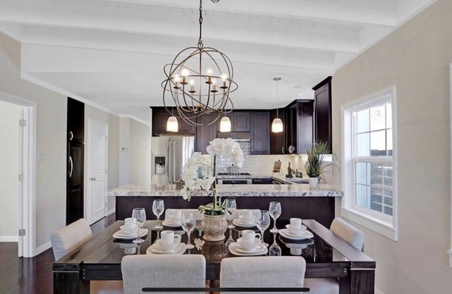 Elegant & Classy - Next to Ocean, Views, 10 beds 2 sofa beds+ Arcade & BBQ GRILL