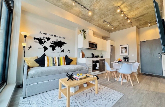 Elegant, Comfy & Sophisticated MetroLux Downtown Suite
