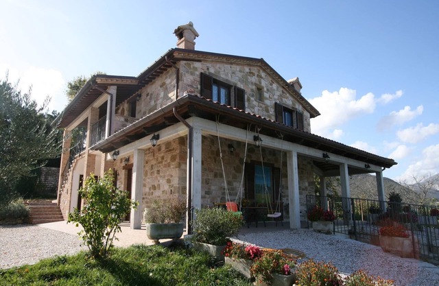 Villa in Cagli mit privatem Garten