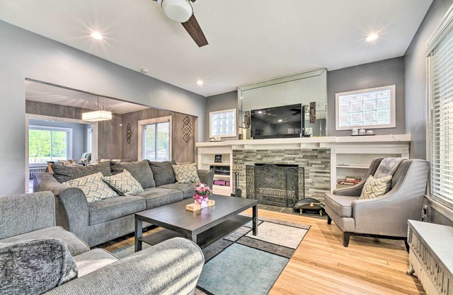 Elegant Detroit Home w/ Yard ~ 5 Mi to Dtwn!