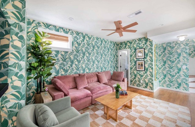 Elegant Downtown Charleston - 2 Bedroom / 2 Bath