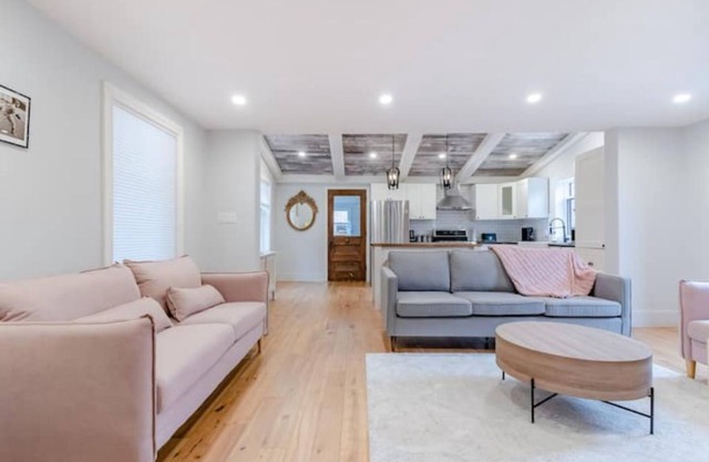 Elegant Home in Elora with Stylish Décor and Excellent Location