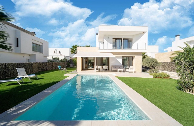 Premium-Ferienhaus mit privatem Pool und Garten