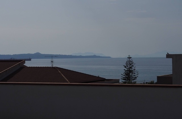 Elegantes Haus am Meer mit Parkplatz.