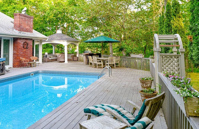 Elegant house with private saltwater pool, hot tub, dog-friendly yard & W/D