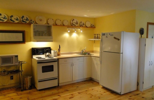 Elegant Kawartha Suite Retreat at the Lake Edge Cottages!