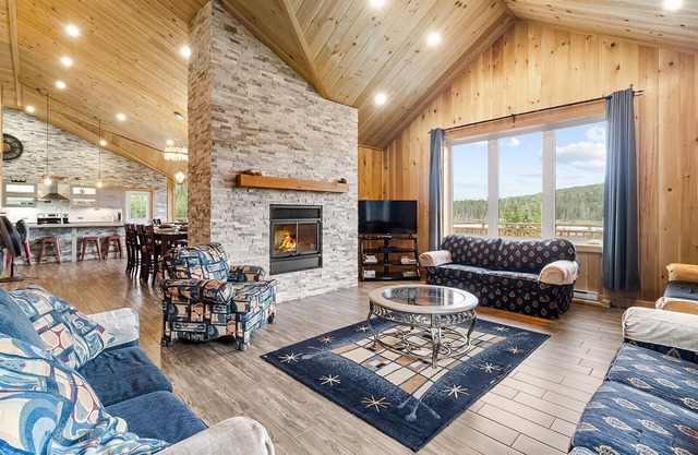 Elegantes Chalet am See in der Nähe des Mont Tremblant