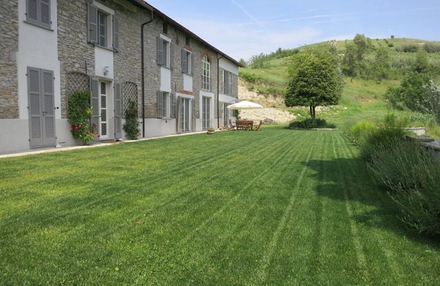 elegantes großes privates Bauernhaus in den Weinbergen mit neuem Schwimmbad