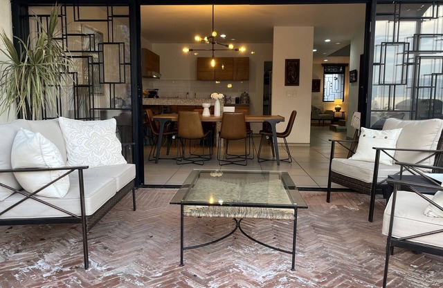 Elegant, modern house with stunning views of Lake Chápala. W/office. A paradise!