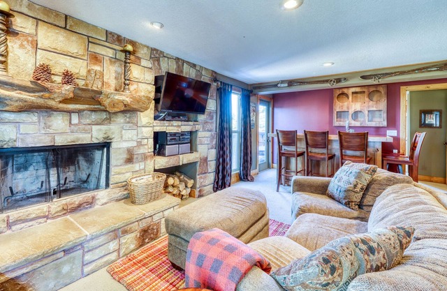 Mountain View Ski-In / Ski-Out Wohnung mit eigenem Whirlpool, Deck und Skiraum