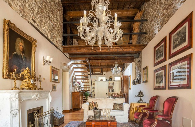 Elegant Penthouse with Charming views in Asolo Historic Town