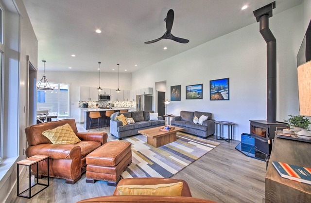 Elegant Priest Lake Townhome ~ 1 Mi From Lake