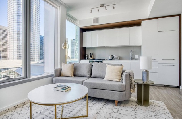 Elegant Rincon Hill 1BR w/ W/D, Gym & Pool, near Tech HQs, by Blueground