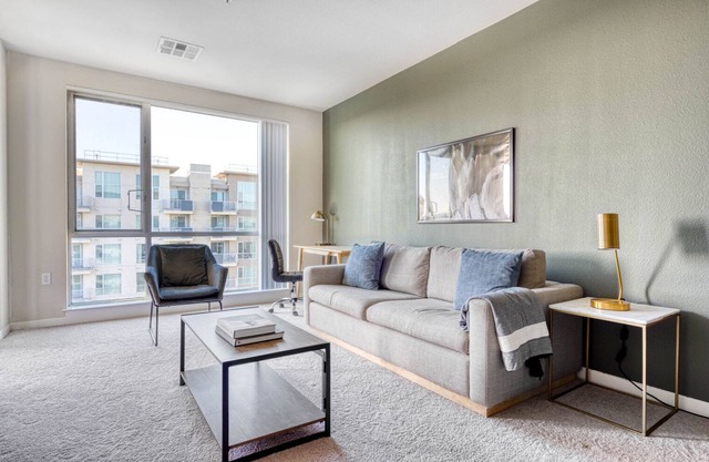 Elegant Santa Clara 1BR w/ Gym, Pool & W/D, nr tech HQs, by Blueground