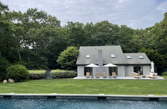 Eleganter, stilvoller und ruhiger Rückzugsort - East Hampton Central & Private Location!