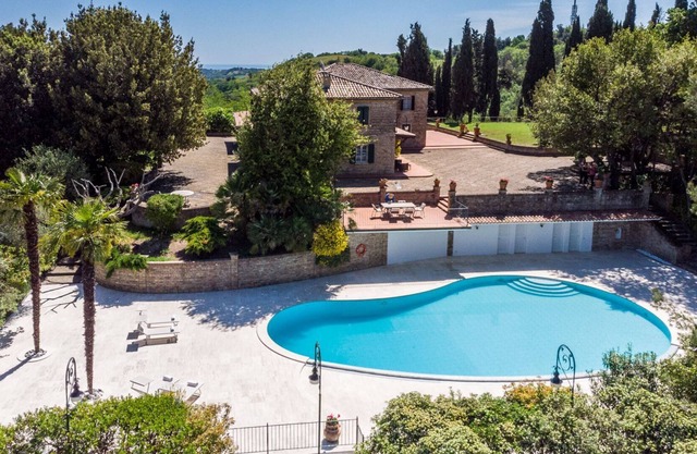 Elegante Villa Letizia mit privatem Pool und schöner Aussicht über die Region Marken, nur 7 km von d
