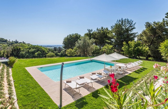 Elegante Villa mit Pool, nur 15 Minuten vom Strand von San Benedetto del Tronto