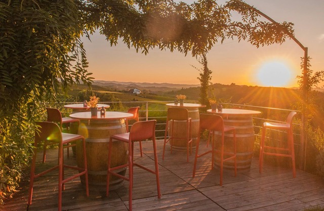 ELEGANTE VILLA MIT SPEKTAKULÄREM BLICK AUF DIE UNESCO-WEINBERGE