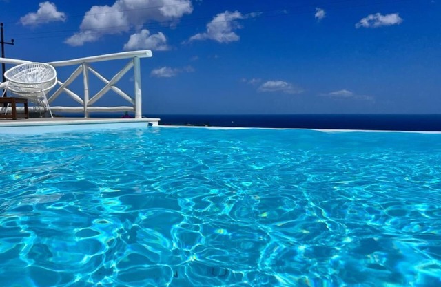 Elegante Panorama-Villa mit neuem Privatpool, 5 Minuten vom Sandstrand entfernt