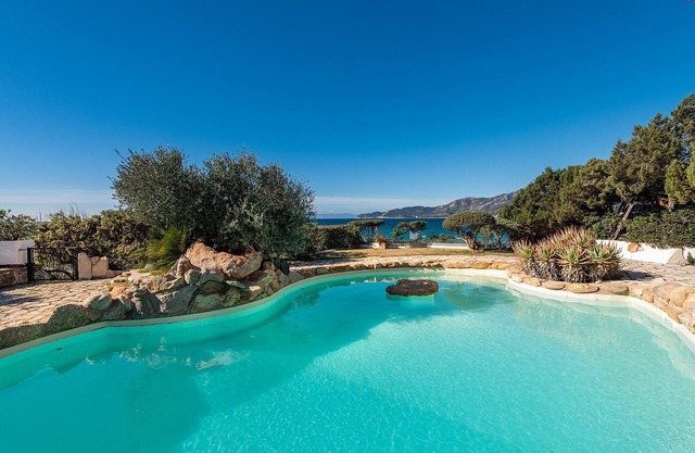 ELEGANTE VILLA PANORAMICA A 10 METRI DAL MARE CN P