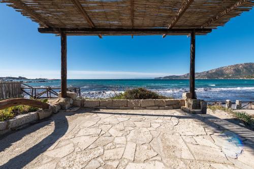 Elegante Villa WI-FI GRATIS con terrazza sul mare quasi a toccare l'acqua